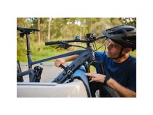 YAKIMA GATEKEEPER EVO MD blue - nosič 5 kol na pickup (4)